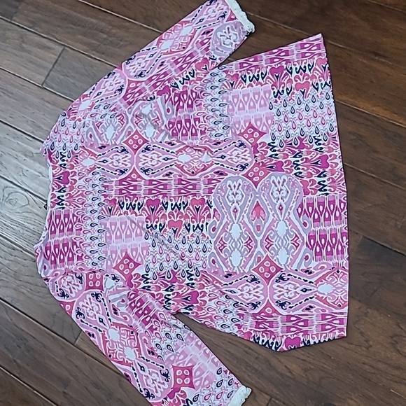 New Directions Pink Patterned V-Neck Tunic Top with White Fringe Cuffs size XL - Picture 3 of 7